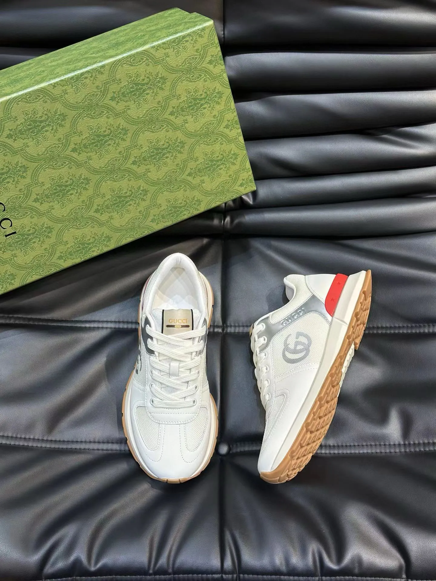 Factory price: 460💰Gucci new men's shoes GUCCI [Lightning] latest shoes are shipped. Original quality, fashionable, made of special materials, sheepskin lining, brand new packaging. The foot feels super comfortable and the workmanship is impeccable. Size: 38-45, Dingyi 45